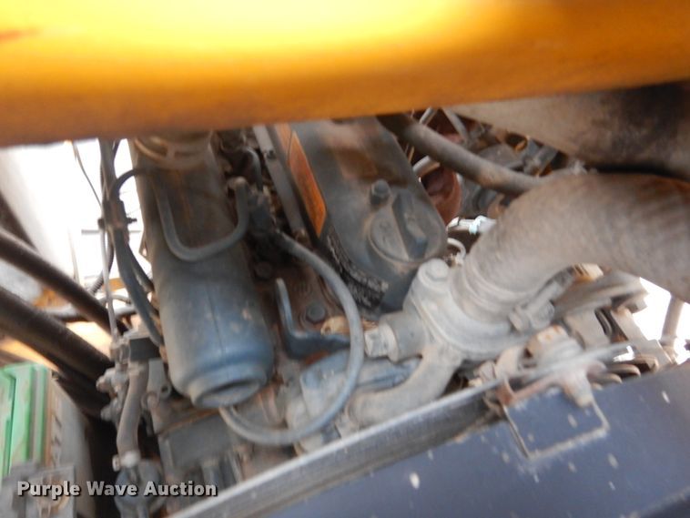 image for item FU9023 Boxer 532D compact utility loader