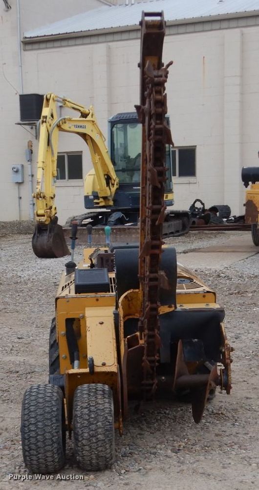 image for item FU9024 2004 Vermeer RT200 trencher