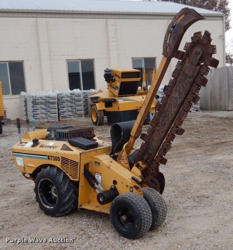 image for item FU9024 2004 Vermeer RT200 trencher