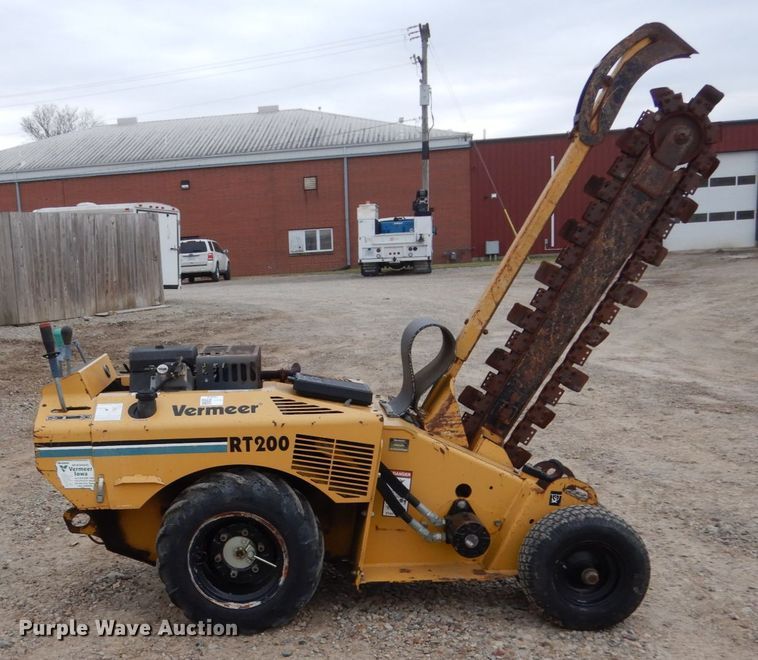 image for item FU9024 2004 Vermeer RT200 trencher