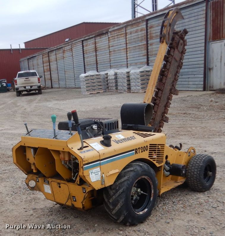 image for item FU9024 2004 Vermeer RT200 trencher