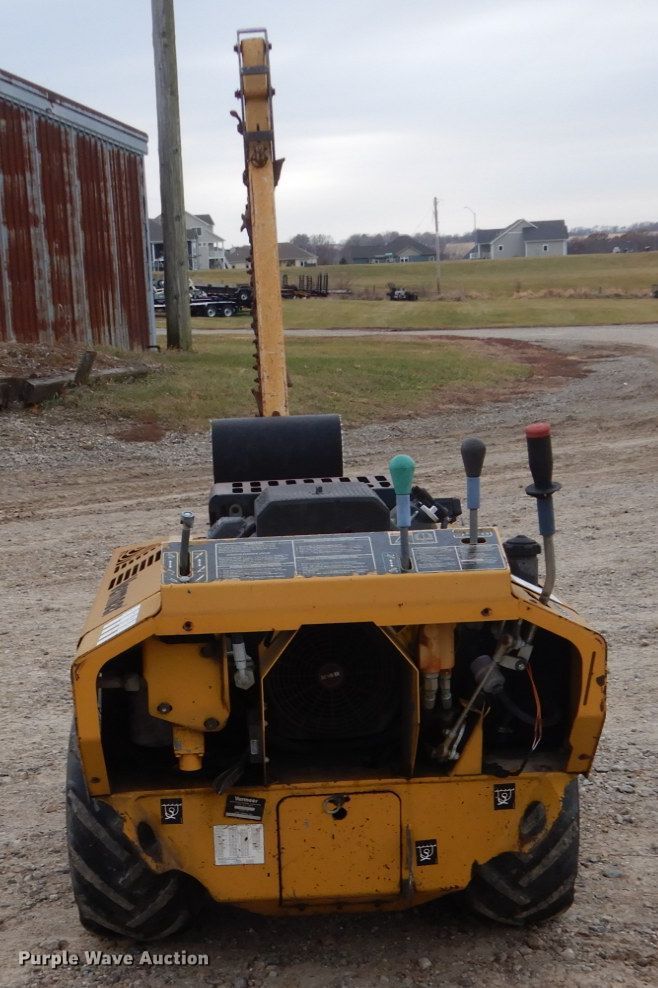 image for item FU9024 2004 Vermeer RT200 trencher