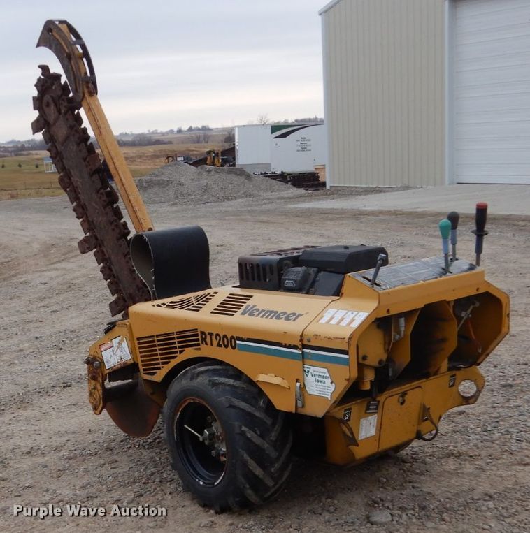 image for item FU9024 2004 Vermeer RT200 trencher
