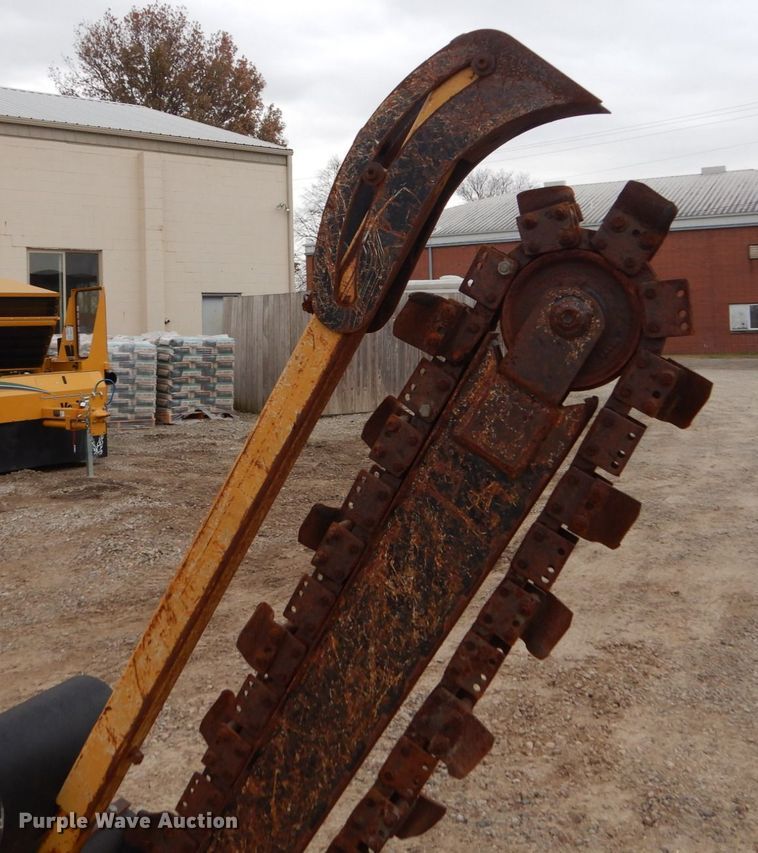 image for item FU9024 2004 Vermeer RT200 trencher