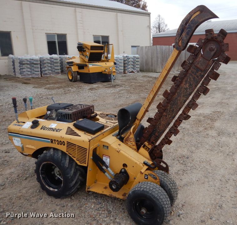 image for item FU9024 2004 Vermeer RT200 trencher