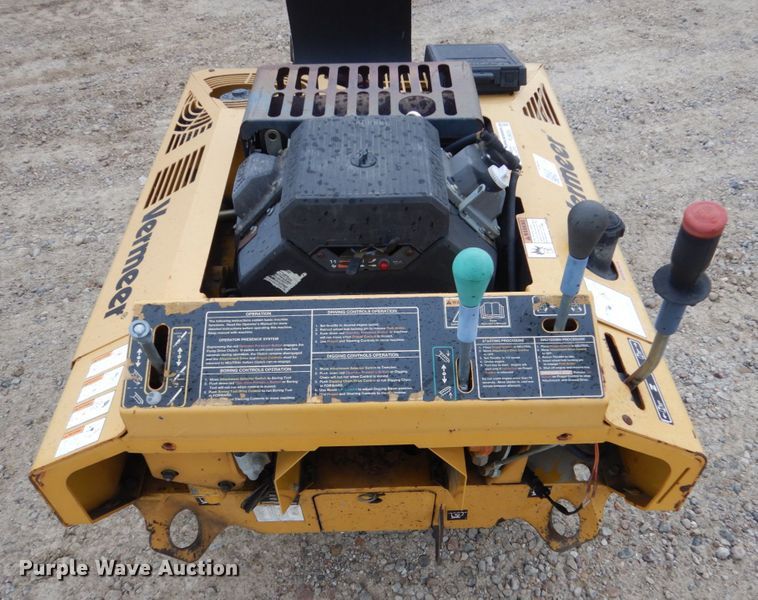 image for item FU9024 2004 Vermeer RT200 trencher