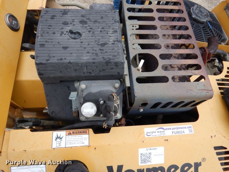 image for item FU9024 2004 Vermeer RT200 trencher