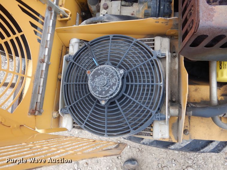 image for item FU9024 2004 Vermeer RT200 trencher