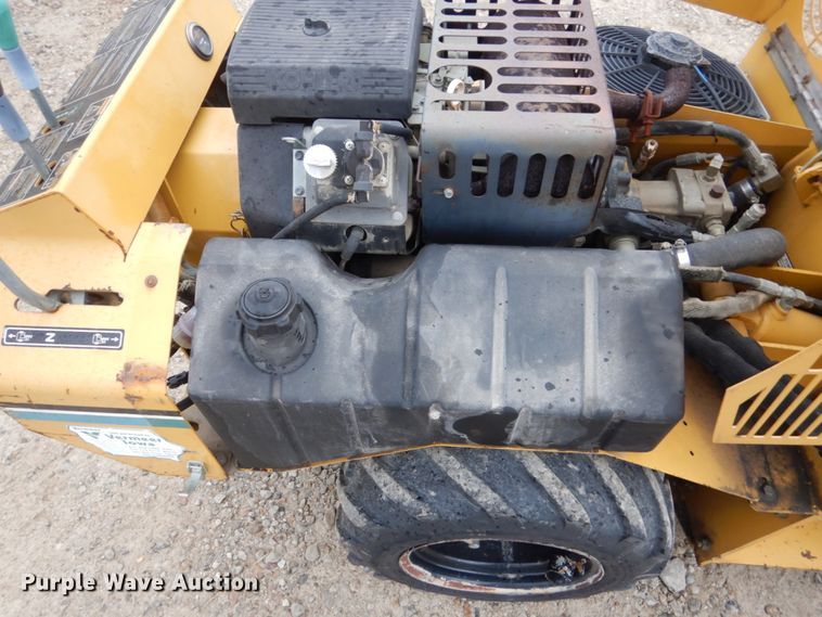 image for item FU9024 2004 Vermeer RT200 trencher