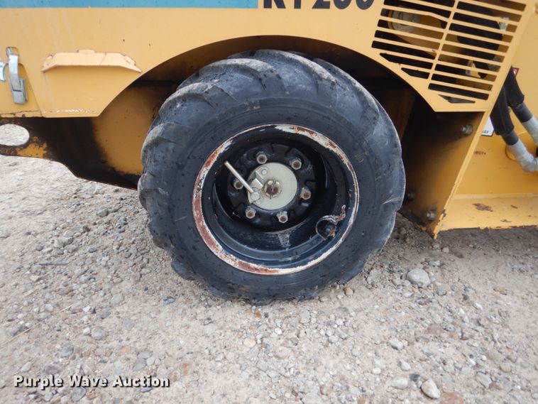 image for item FU9024 2004 Vermeer RT200 trencher