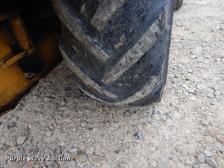 image for item FU9024 2004 Vermeer RT200 trencher