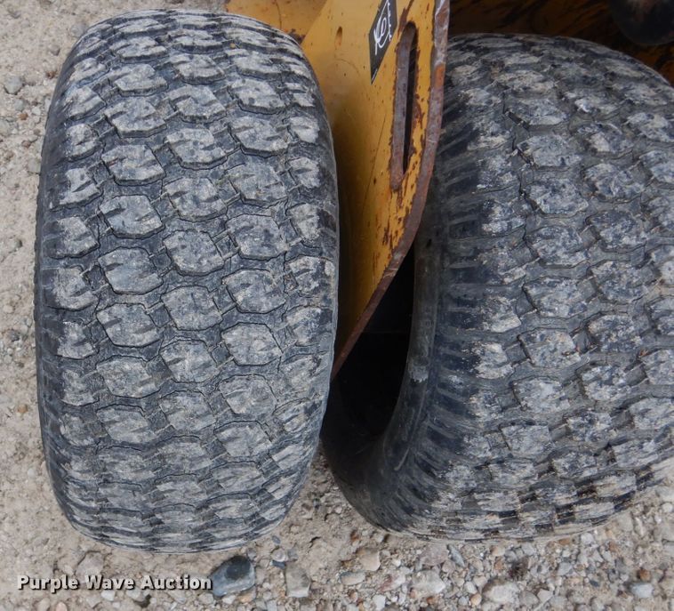 image for item FU9024 2004 Vermeer RT200 trencher