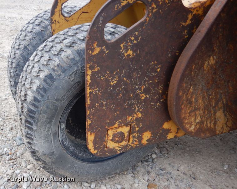 image for item FU9024 2004 Vermeer RT200 trencher