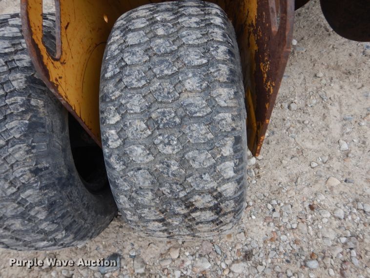 image for item FU9024 2004 Vermeer RT200 trencher