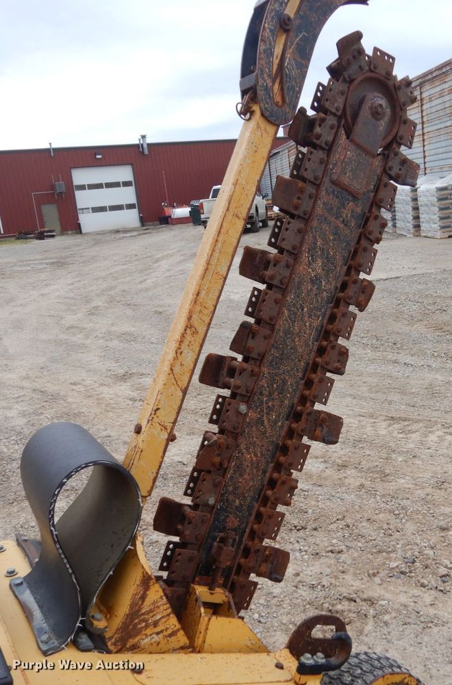 image for item FU9024 2004 Vermeer RT200 trencher