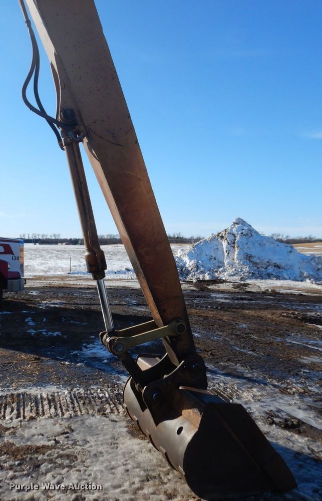 image for item FU9032 2007 Case CX240 long reach excavator