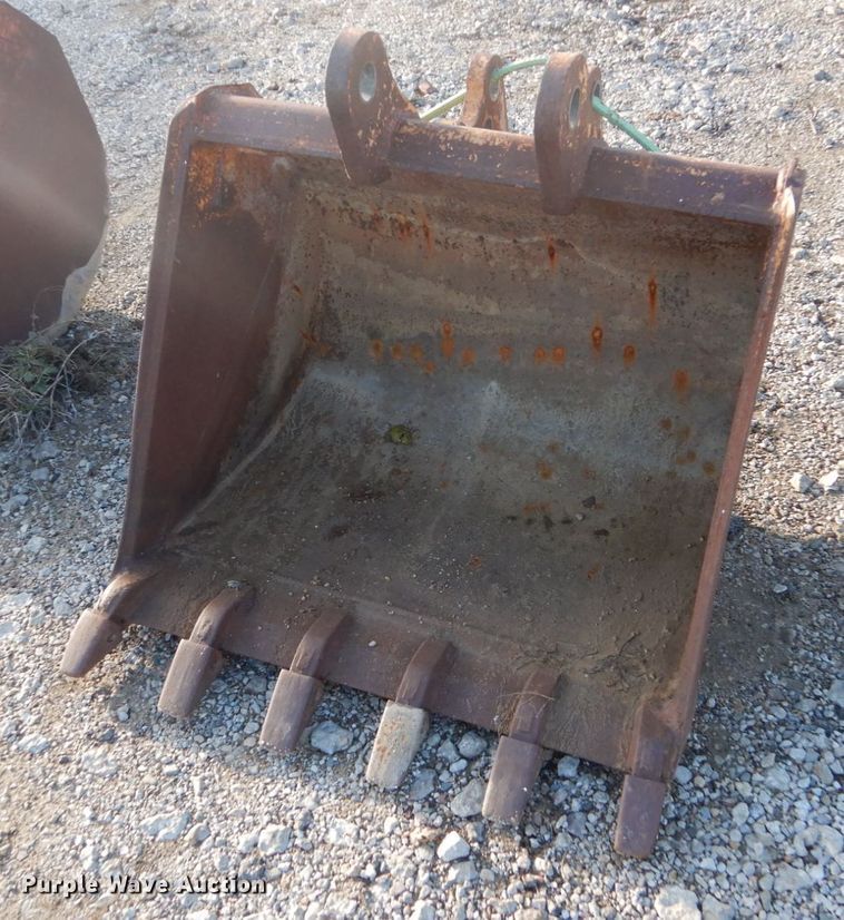 image for item FU9043 36"W excavator bucket