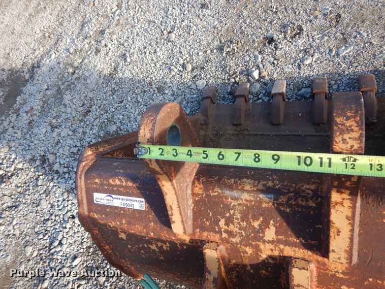 image for item FU9043 36"W excavator bucket