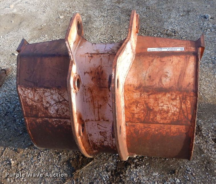 image for item FU9044 35.5"W excavator bucket