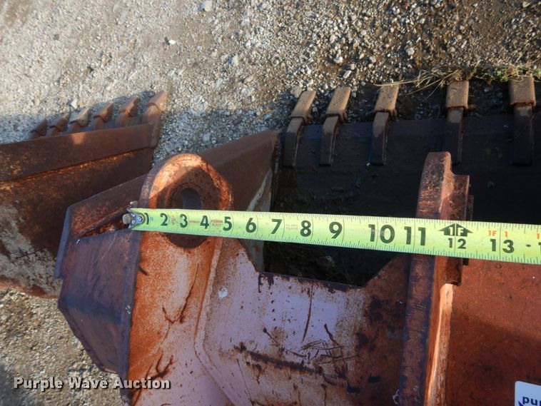 image for item FU9044 35.5"W excavator bucket