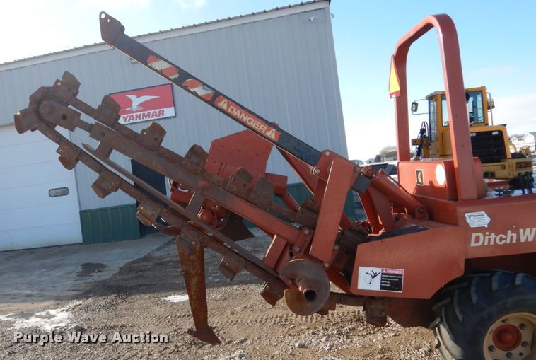 image for item FU9051 1995 Ditch Witch 5110 trencher