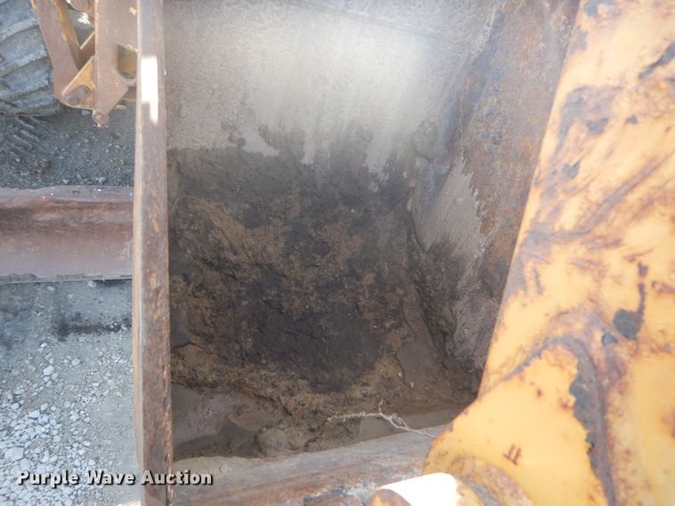 image for item FU9052 2000 Vermeer V5800 trencher