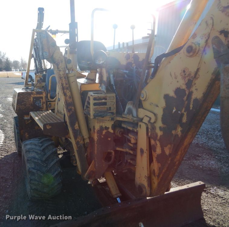 image for item FU9052 2000 Vermeer V5800 trencher