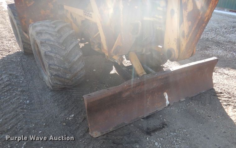 image for item FU9052 2000 Vermeer V5800 trencher