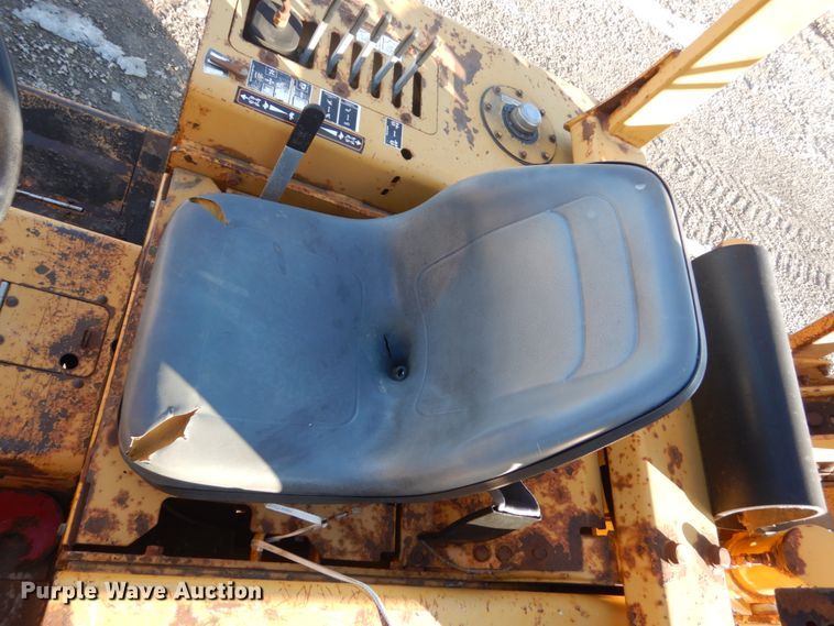 image for item FU9052 2000 Vermeer V5800 trencher