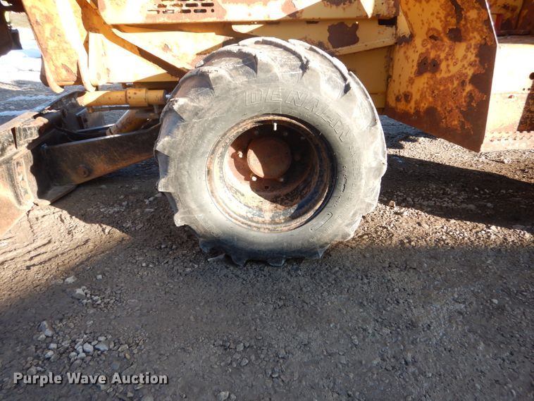 image for item FU9052 2000 Vermeer V5800 trencher