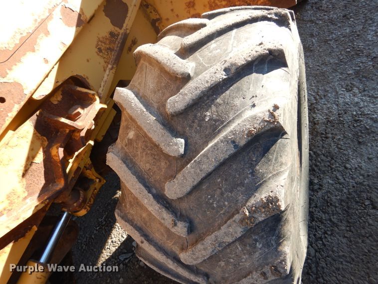 image for item FU9052 2000 Vermeer V5800 trencher