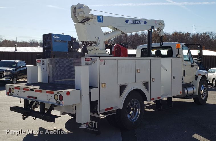 image for item FW9571 2013 International 4300 service truck with crane