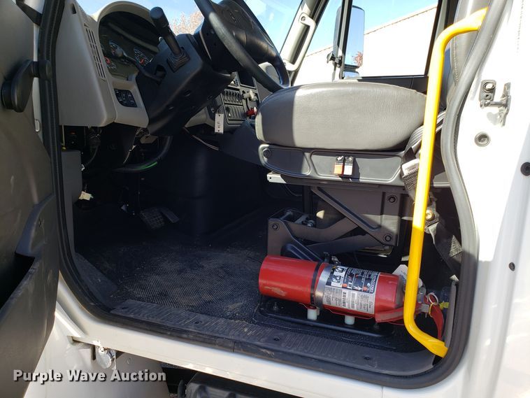 image for item FW9571 2013 International 4300 service truck with crane