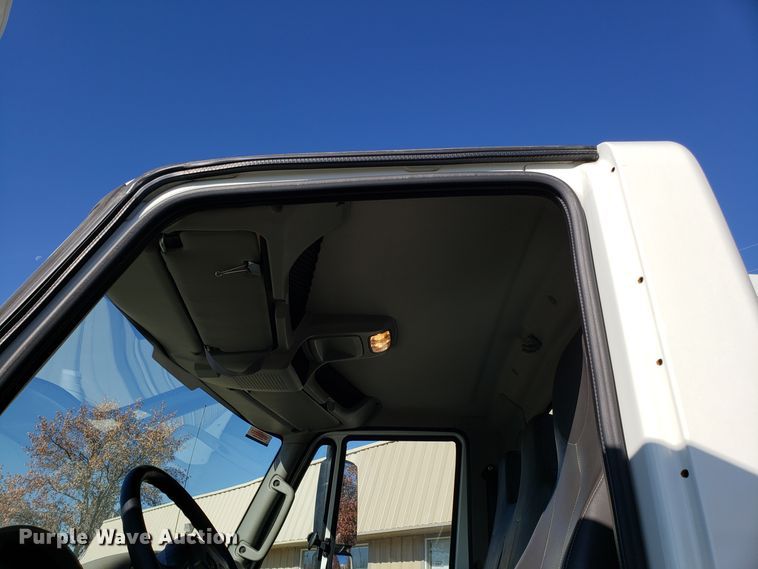 image for item FW9571 2013 International 4300 service truck with crane