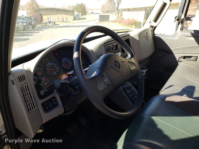 image for item FW9571 2013 International 4300 service truck with crane