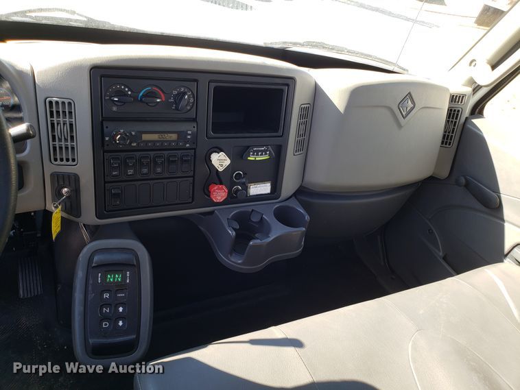 image for item FW9571 2013 International 4300 service truck with crane