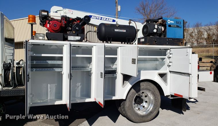 image for item FW9571 2013 International 4300 service truck with crane