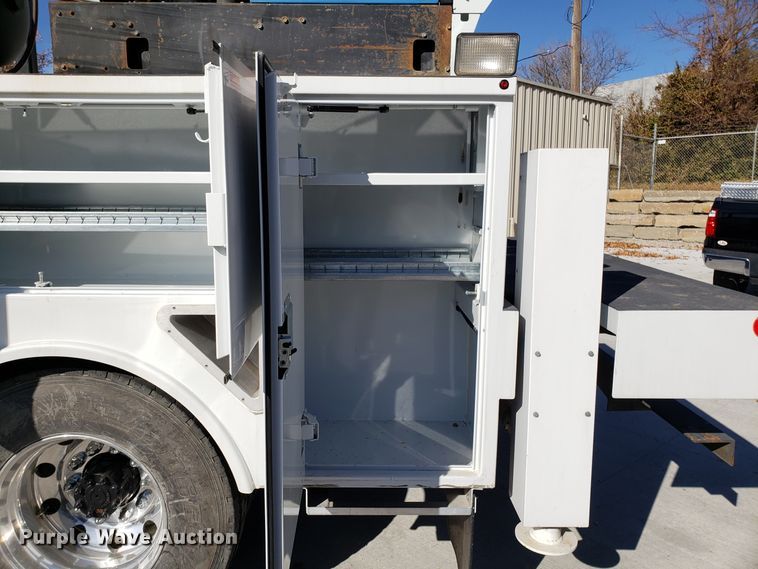 image for item FW9571 2013 International 4300 service truck with crane