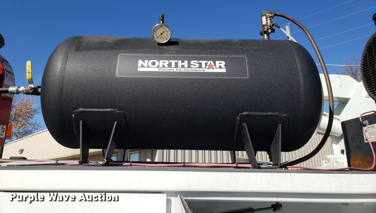 image for item FW9571 2013 International 4300 service truck with crane