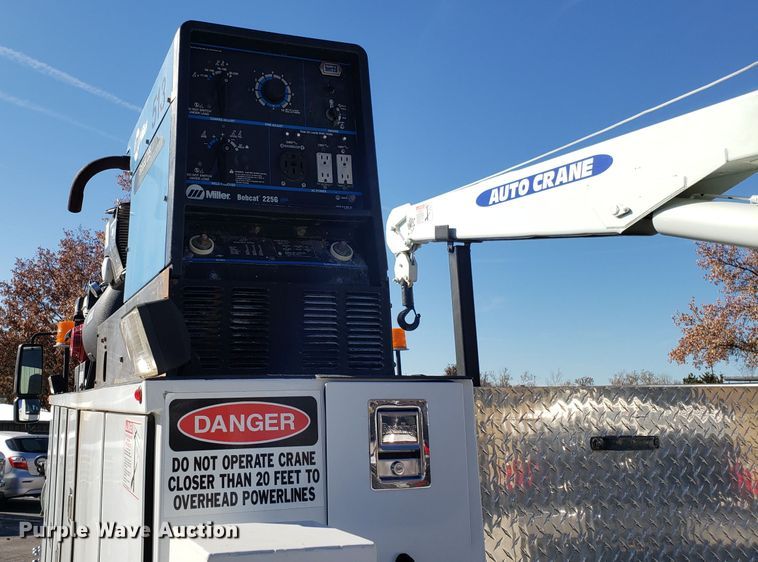 image for item FW9571 2013 International 4300 service truck with crane