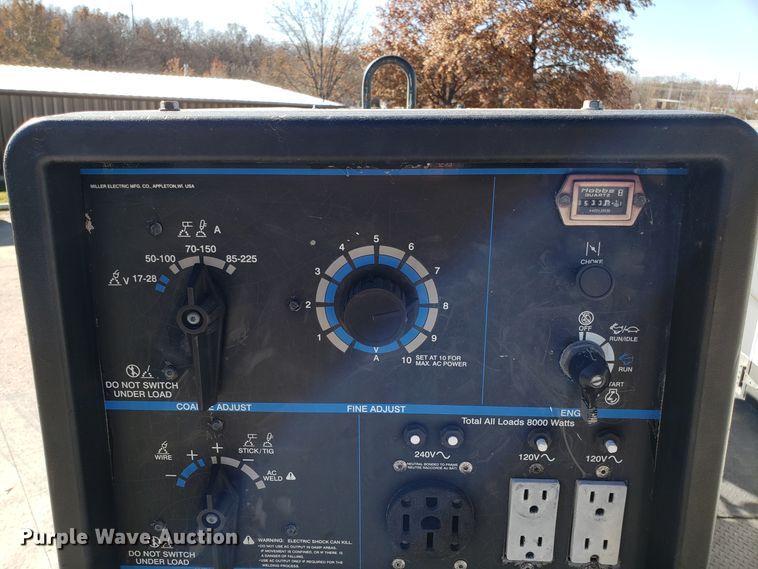 image for item FW9571 2013 International 4300 service truck with crane