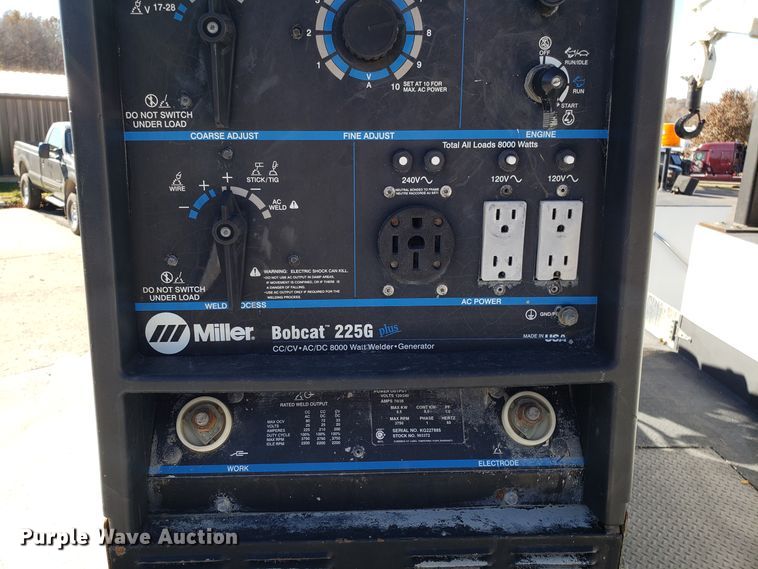 image for item FW9571 2013 International 4300 service truck with crane