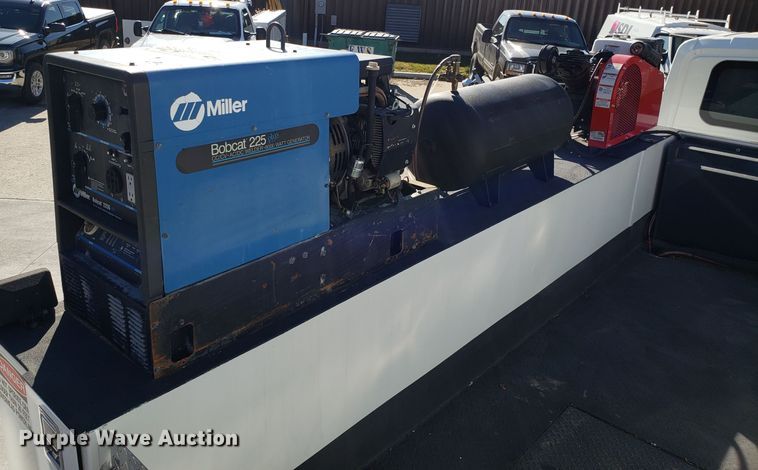 image for item FW9571 2013 International 4300 service truck with crane