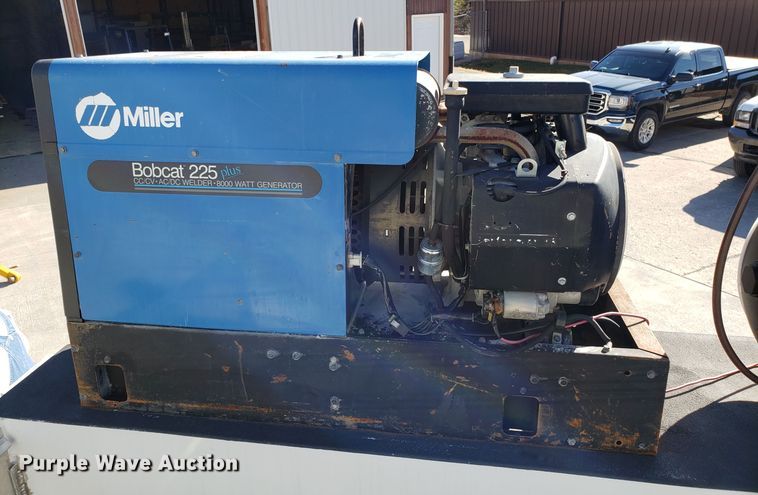 image for item FW9571 2013 International 4300 service truck with crane