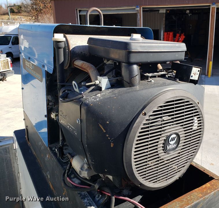 image for item FW9571 2013 International 4300 service truck with crane