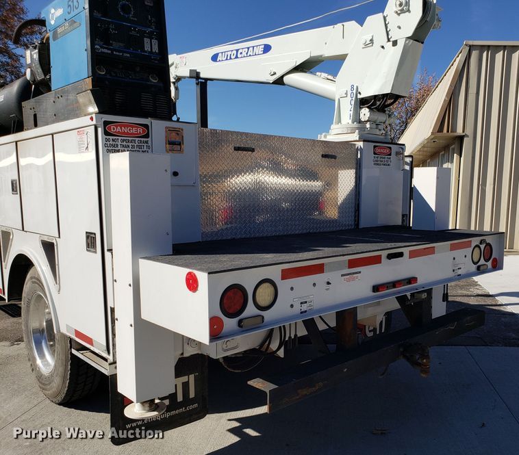 image for item FW9571 2013 International 4300 service truck with crane