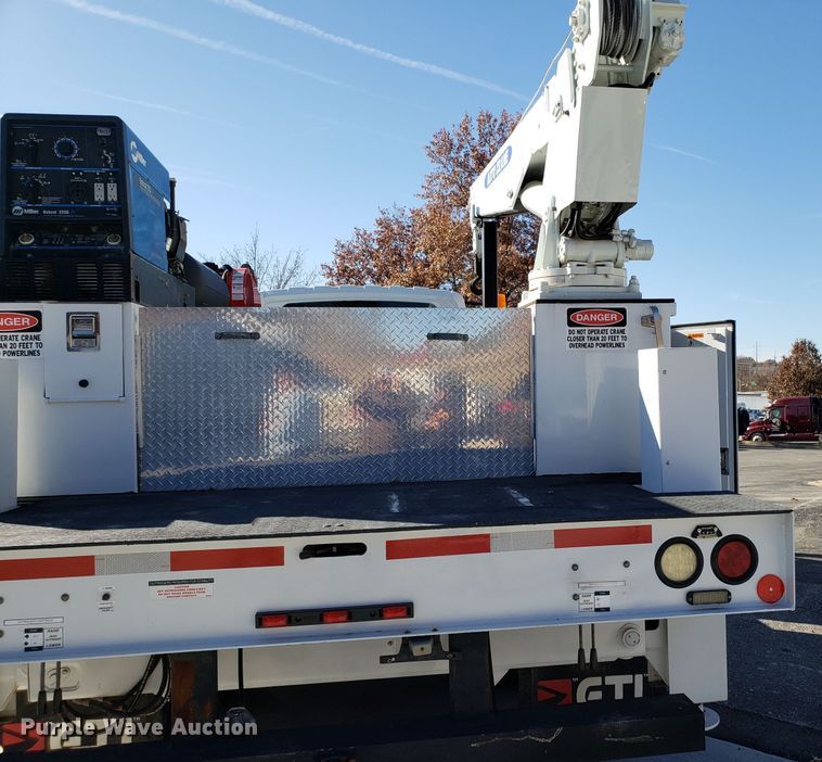 image for item FW9571 2013 International 4300 service truck with crane