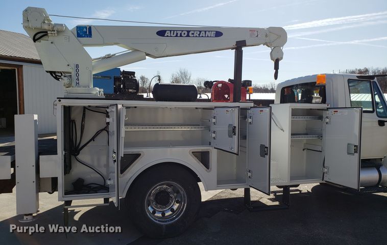 image for item FW9571 2013 International 4300 service truck with crane