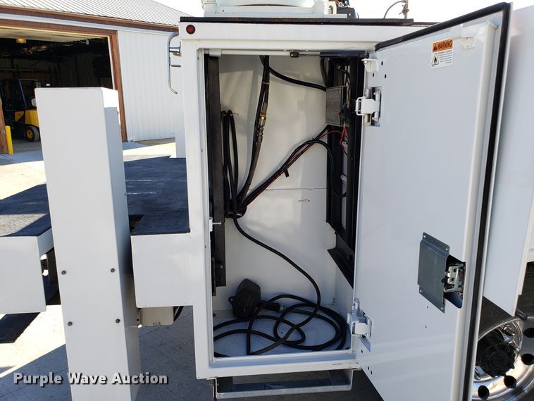 image for item FW9571 2013 International 4300 service truck with crane