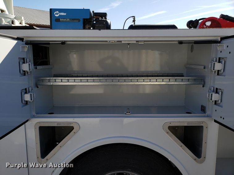 image for item FW9571 2013 International 4300 service truck with crane